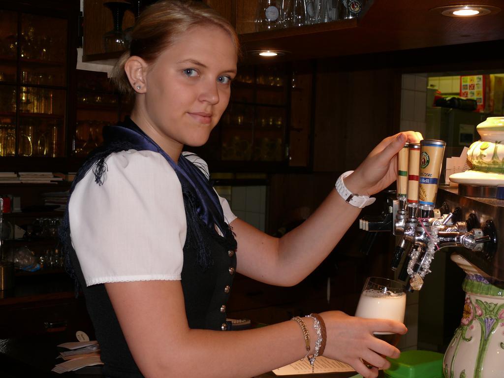 Hotel - Restaurant - Metzgerei Sonne Loffenau Kültér fotó