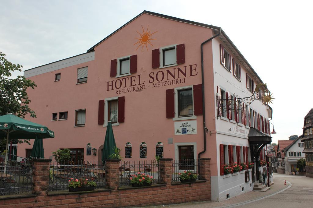Hotel - Restaurant - Metzgerei Sonne Loffenau Kültér fotó
